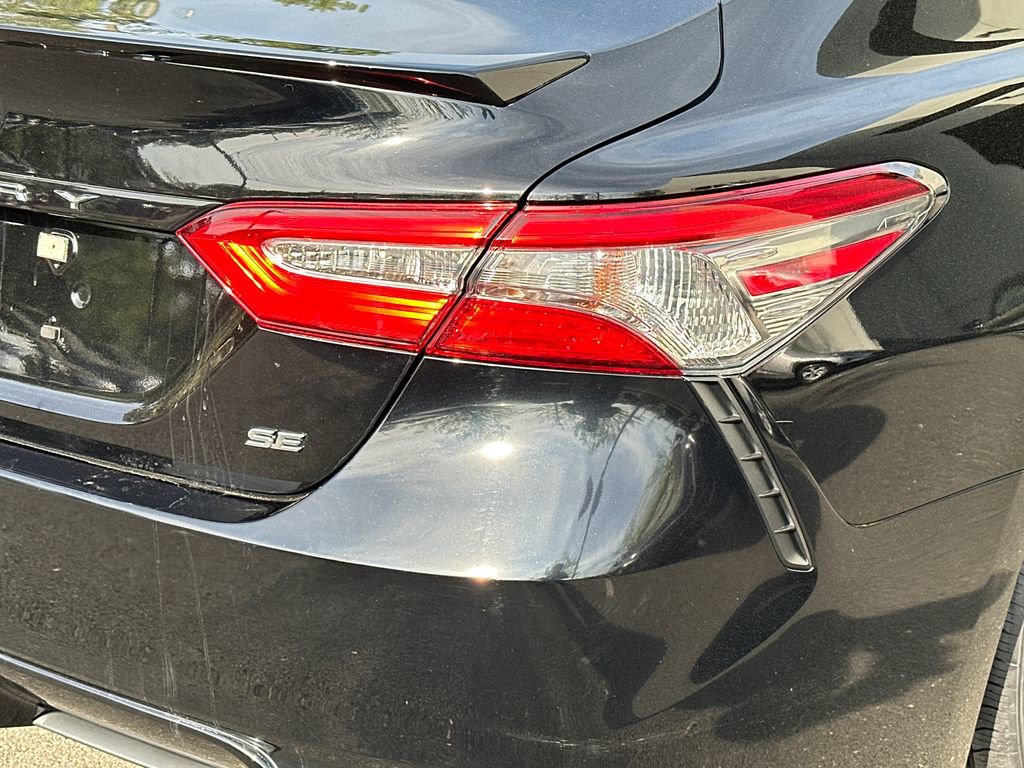 Used 2019 Toyota Camry SE image 5