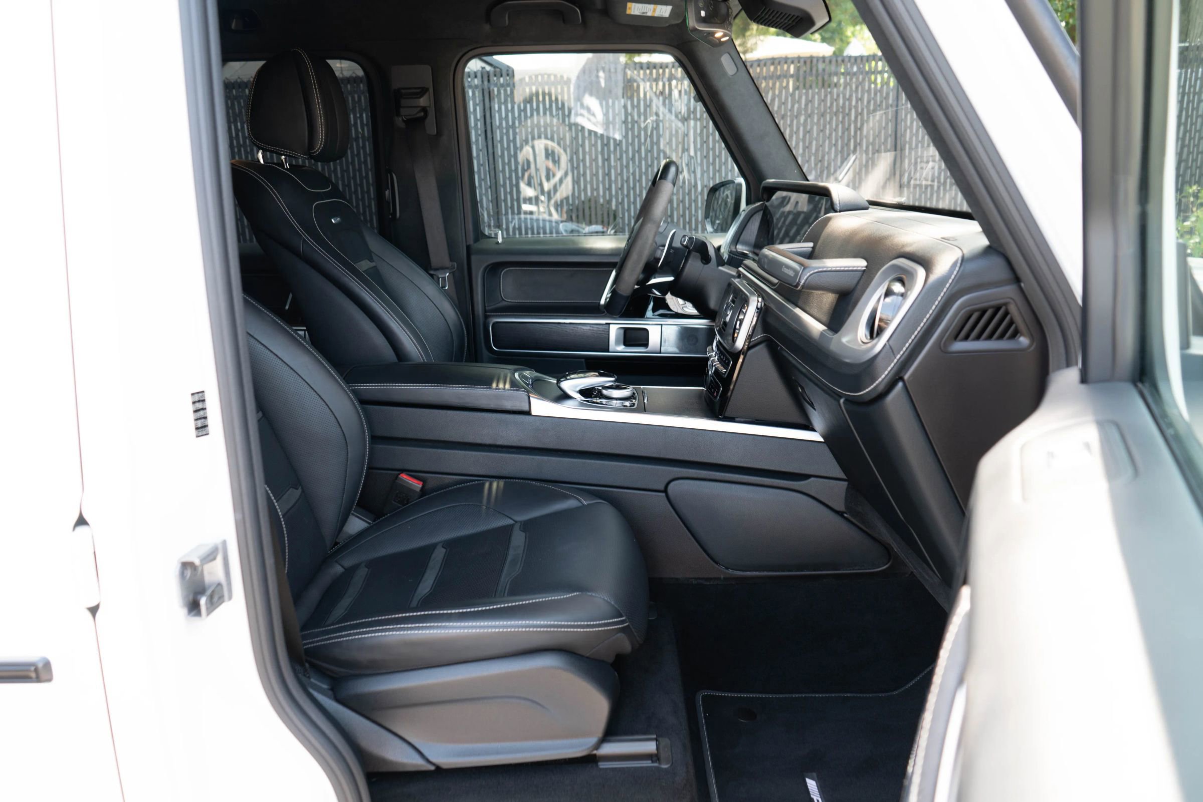 Used 2021 Mercedes-Benz G 63 AMG 4MATIC w/ G Manufaktur Interior Package image 42