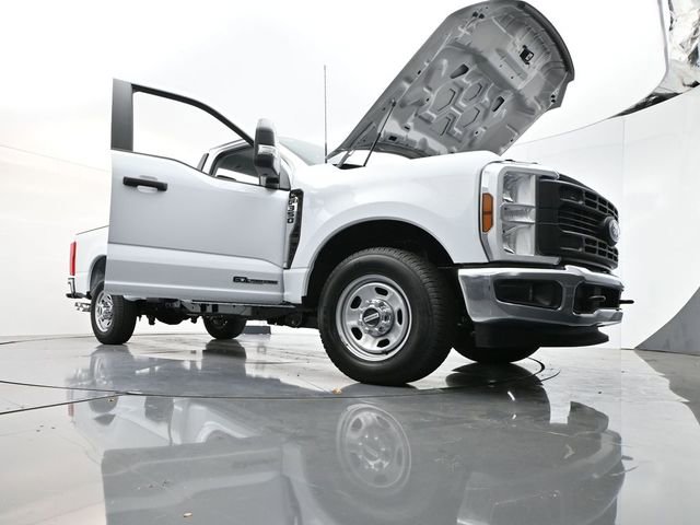New 2026 Ford F350 XL w/ XL Chrome Package image 34