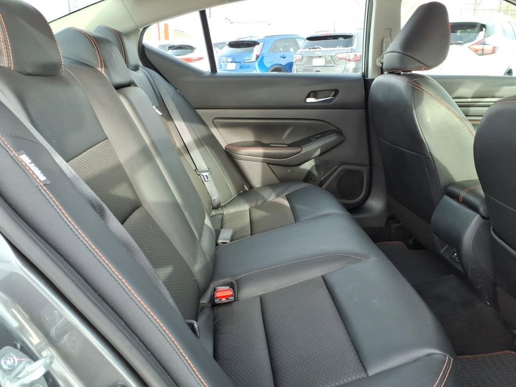 Certified 2022 Nissan Altima 2.5 SR image 6