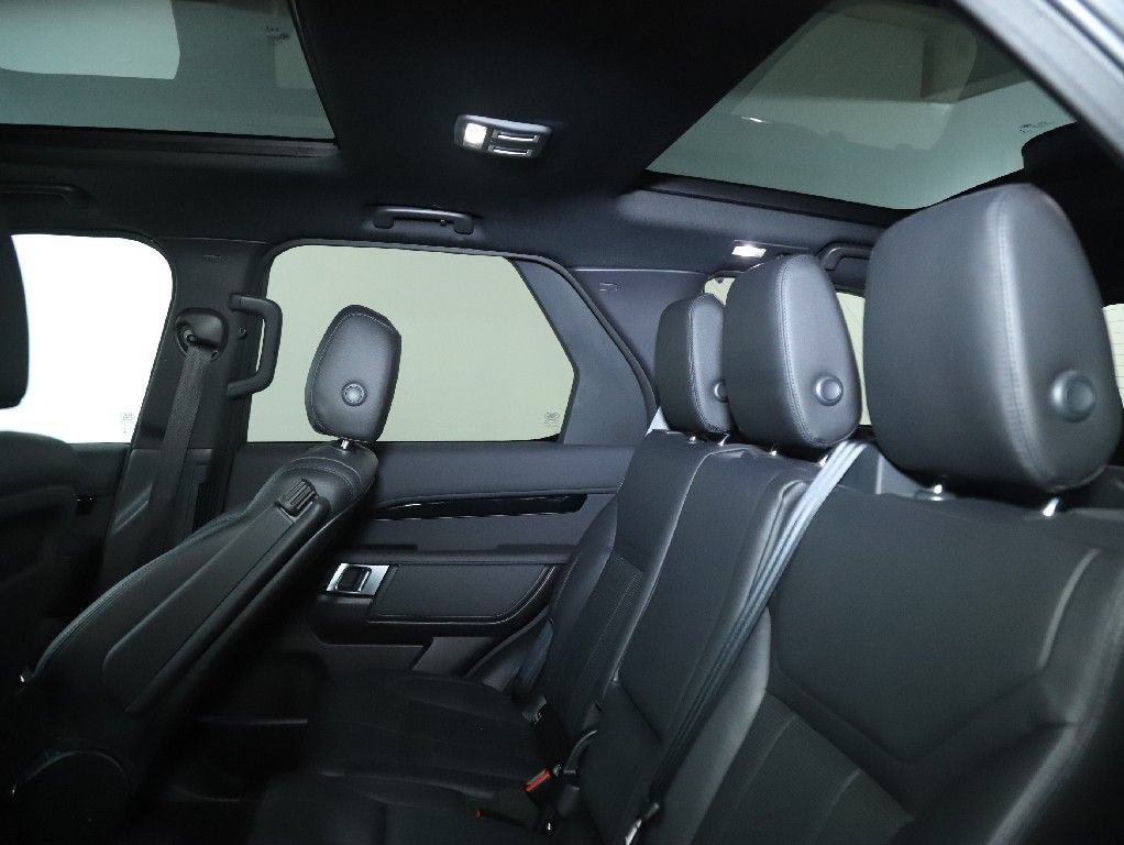 Used 2017 Land Rover Discovery SE AWD/4WD image 20