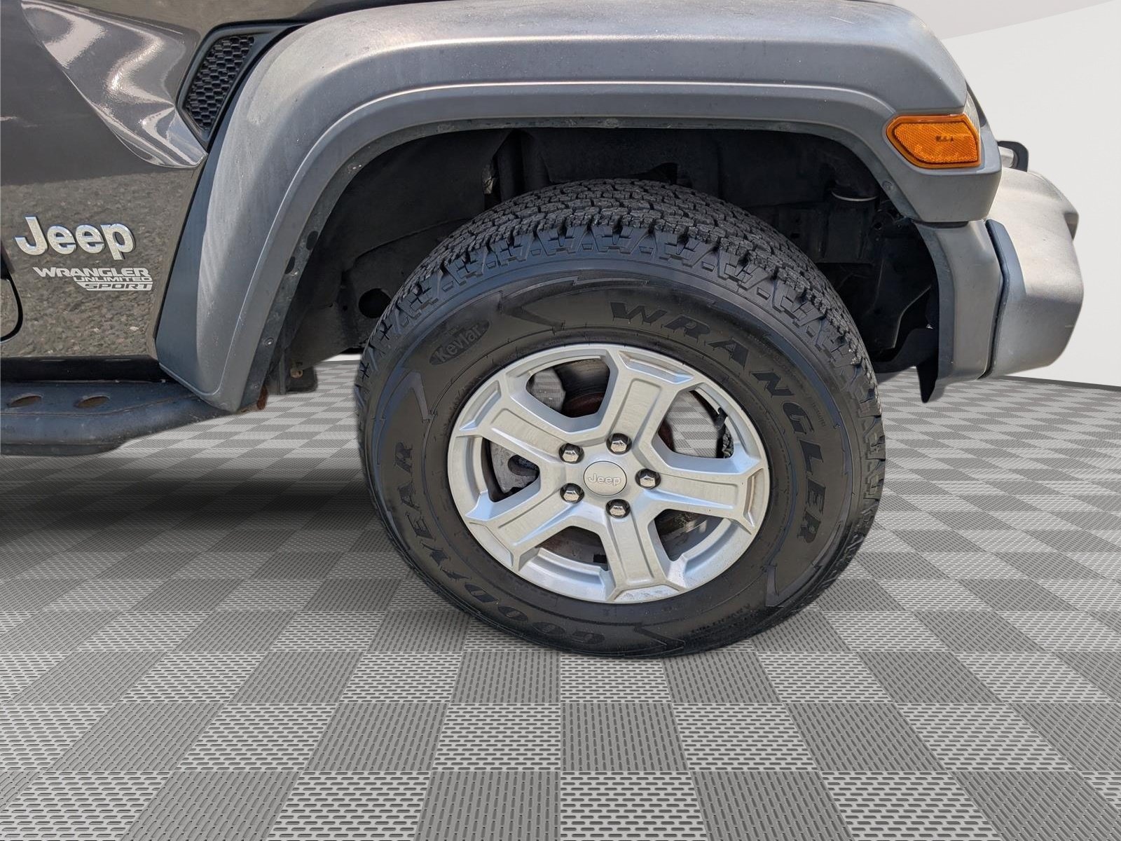 Used 2019 Jeep Wrangler Unlimited Sport S AWD/4WD image 9