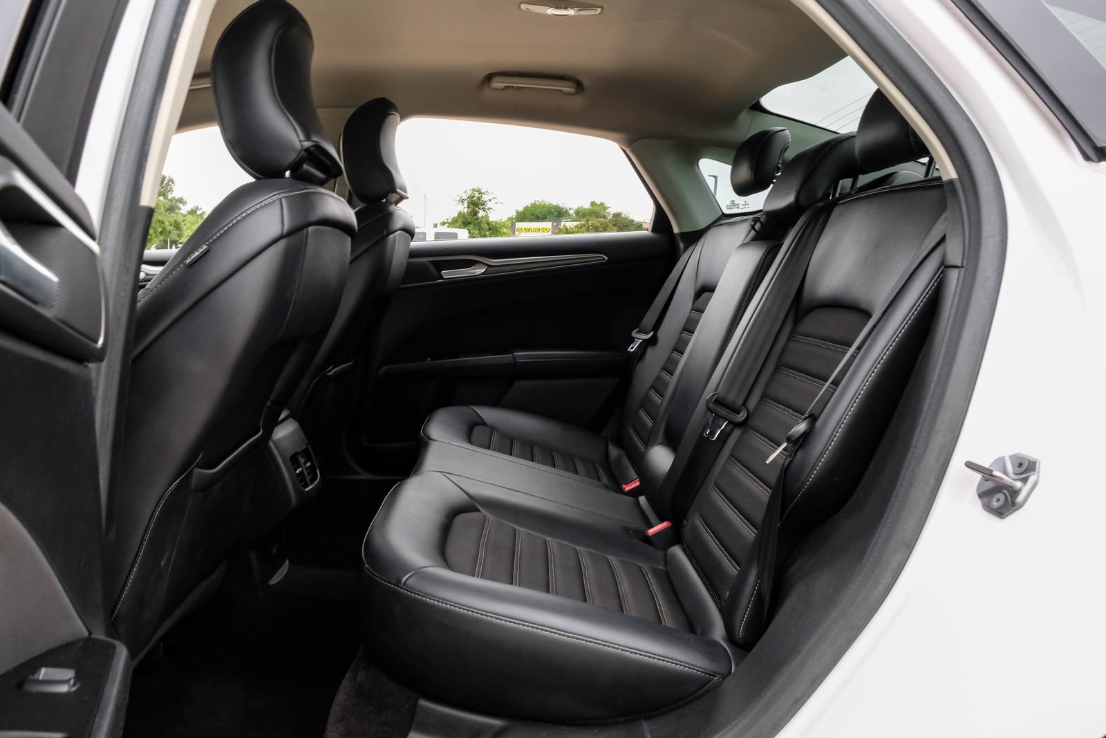 Used 2017 Ford Fusion SE w/ Equipment Group 201A FWD image 44