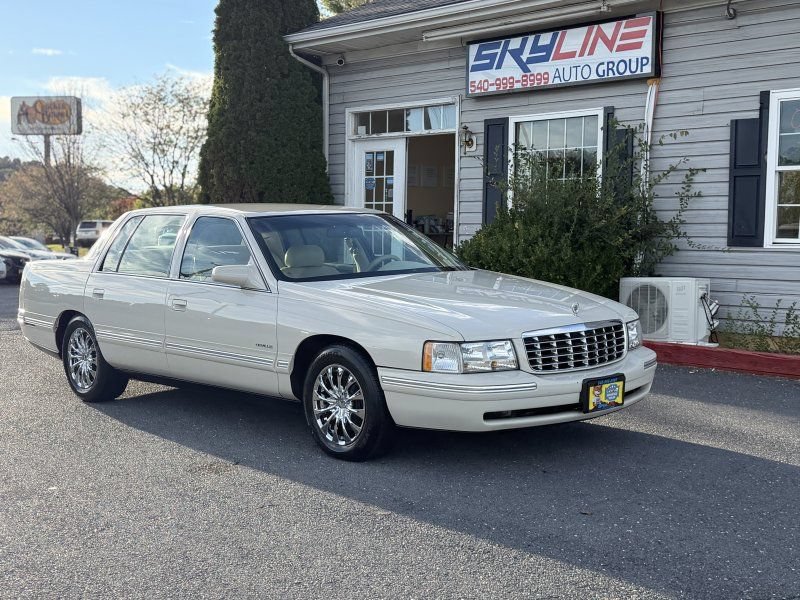 Used 1997 Cadillac De Ville Sedan FWD image 4