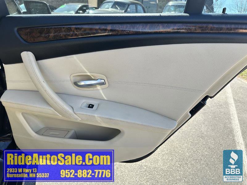 Used 2009 BMW 528i xDrive Sedan AWD/4WD image 14