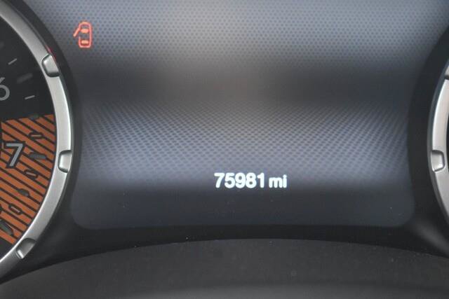 Used 2019 Jeep Renegade Trailhawk w/ Cold Weather Group II AWD/4WD image 18