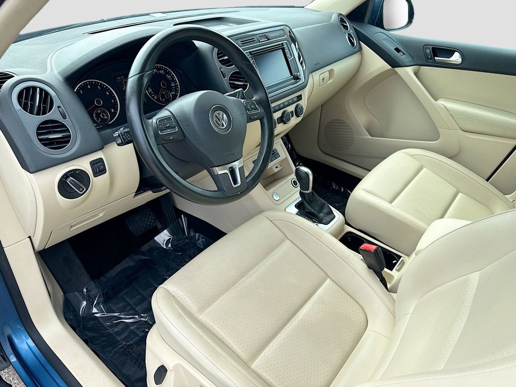 Used 2017 Volkswagen Tiguan S image 24