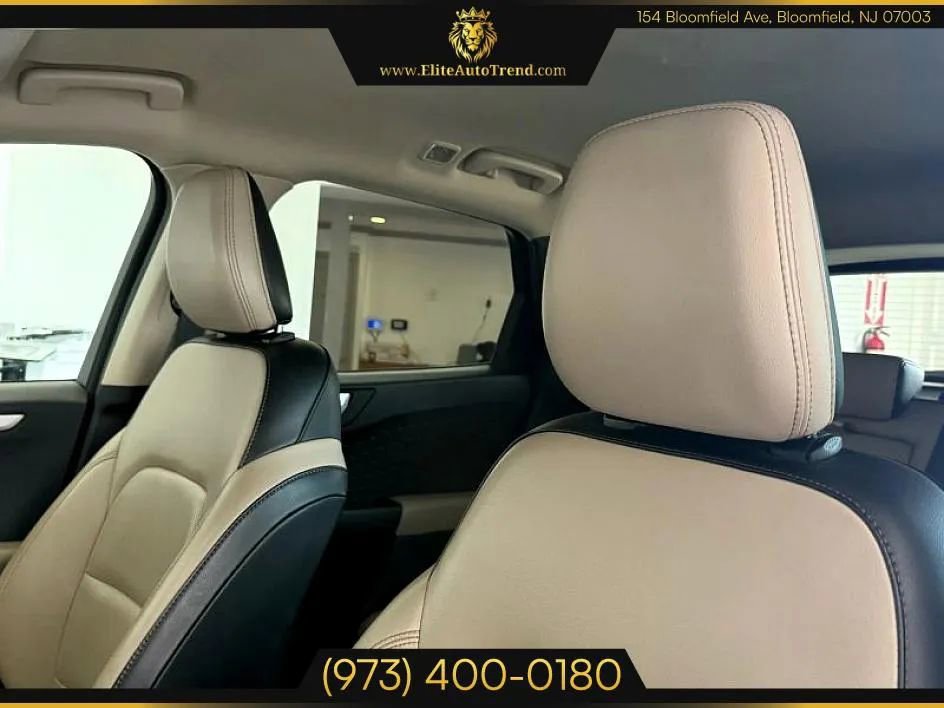 Used 2020 Ford Escape SEL image 10