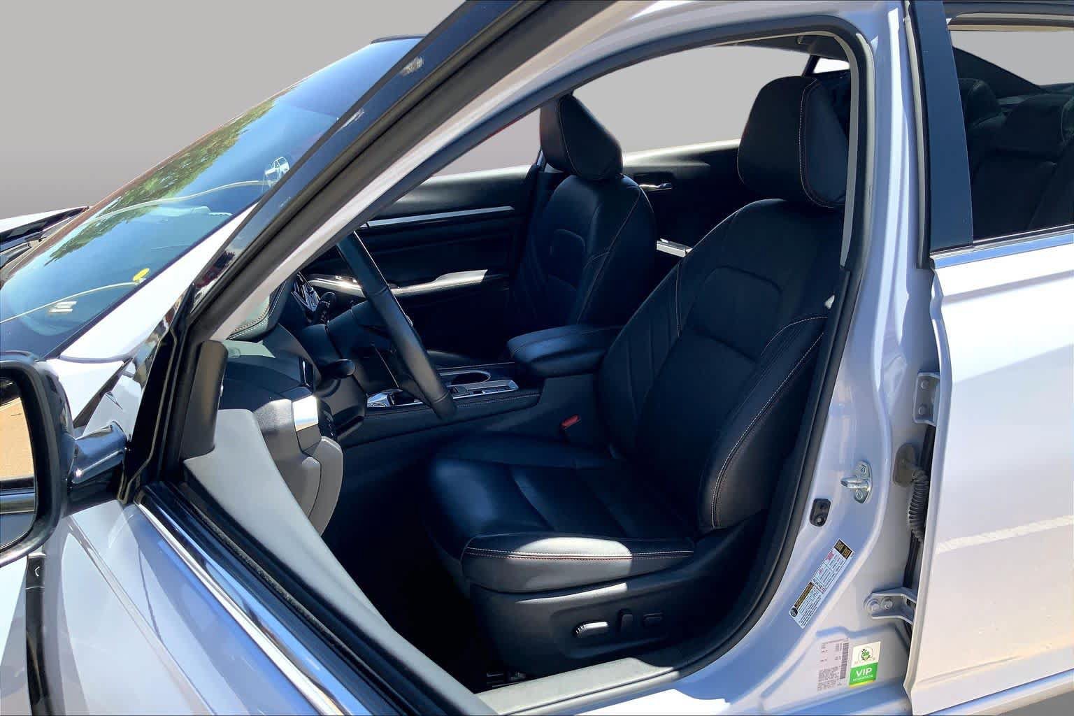 Used 2024 Nissan Altima 2.0 SR FWD image 8