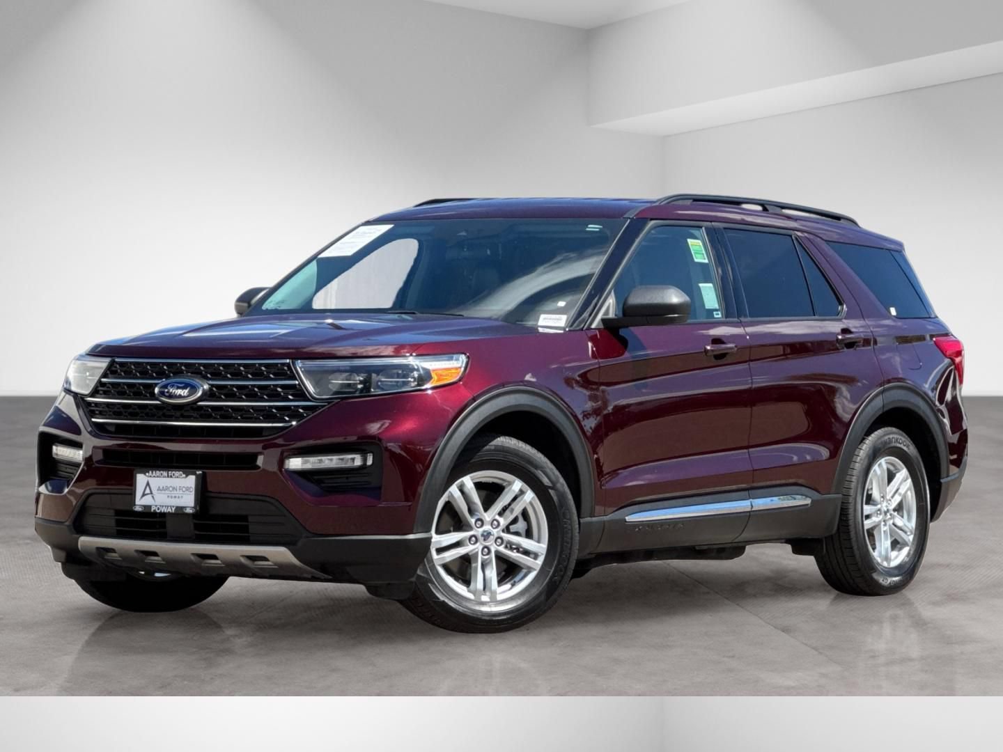 Used 2022 Ford Explorer XLT w/ Equipment Group 202A RWD image 2