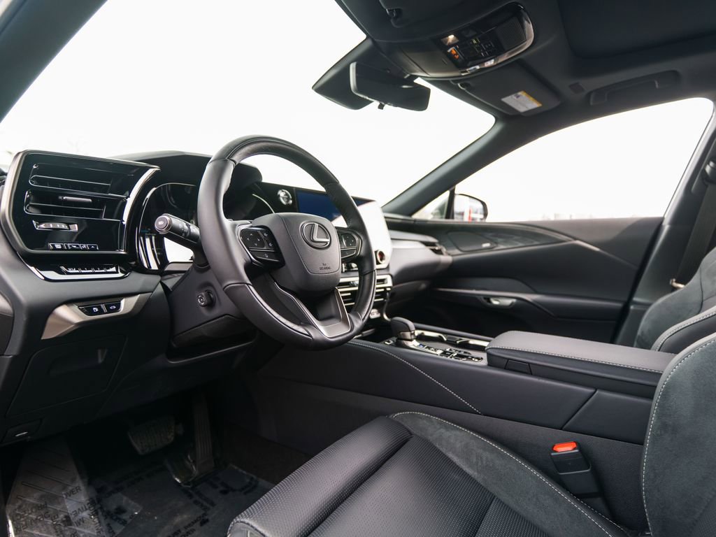 Used 2026 Lexus RX 450h AWD w/ Convenience Package image 4