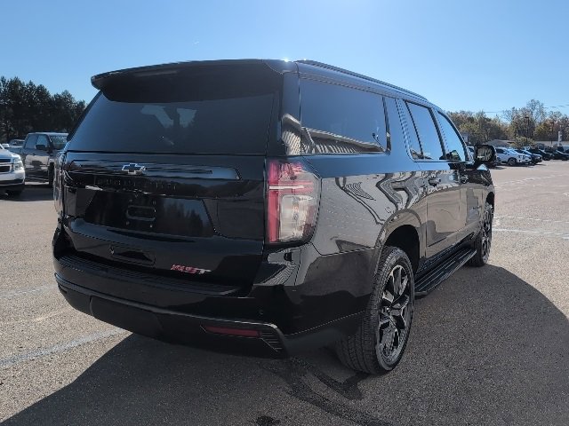 Used 2022 Chevrolet Suburban RST image 7