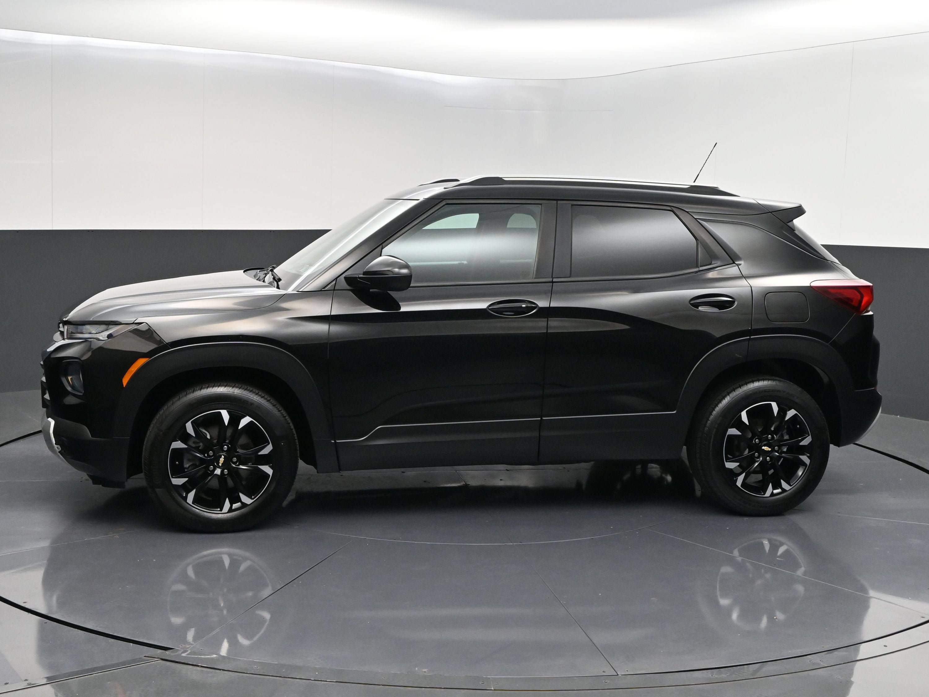Used 2021 Chevrolet TrailBlazer LT w/ Premium Seating Package AWD/4WD image 5