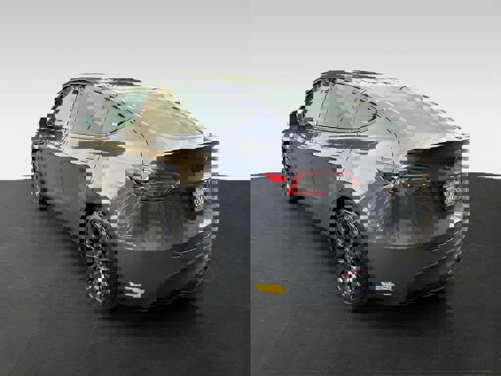 Used 2021 Tesla Model Y Performance AWD/4WD image 4