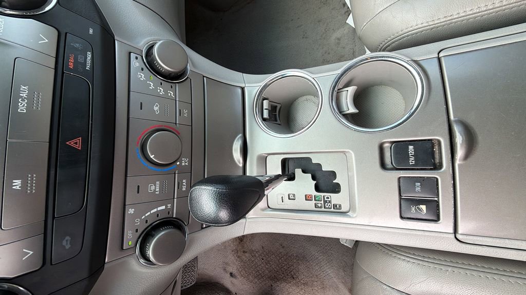 Used 2010 Toyota Highlander 4WD image 21