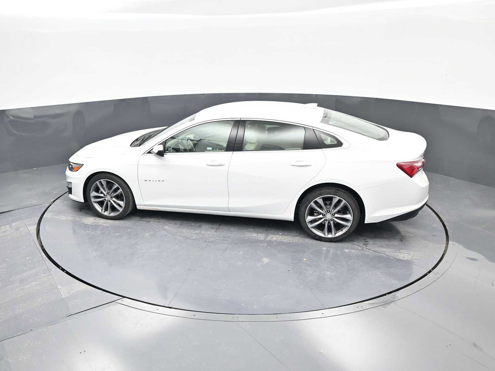 Used 2024 Chevrolet Malibu LT image 32