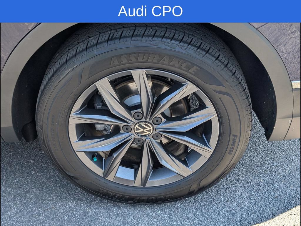 Certified 2023 Volkswagen Tiguan SE w/ Panoramic Sunroof Package FWD image 23