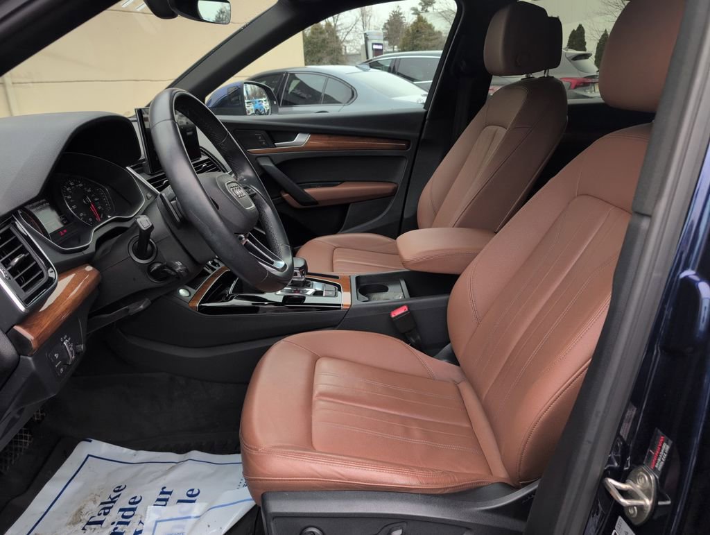 Used 2023 Audi Q5 2.0T Premium w/ Convenience Package image 10