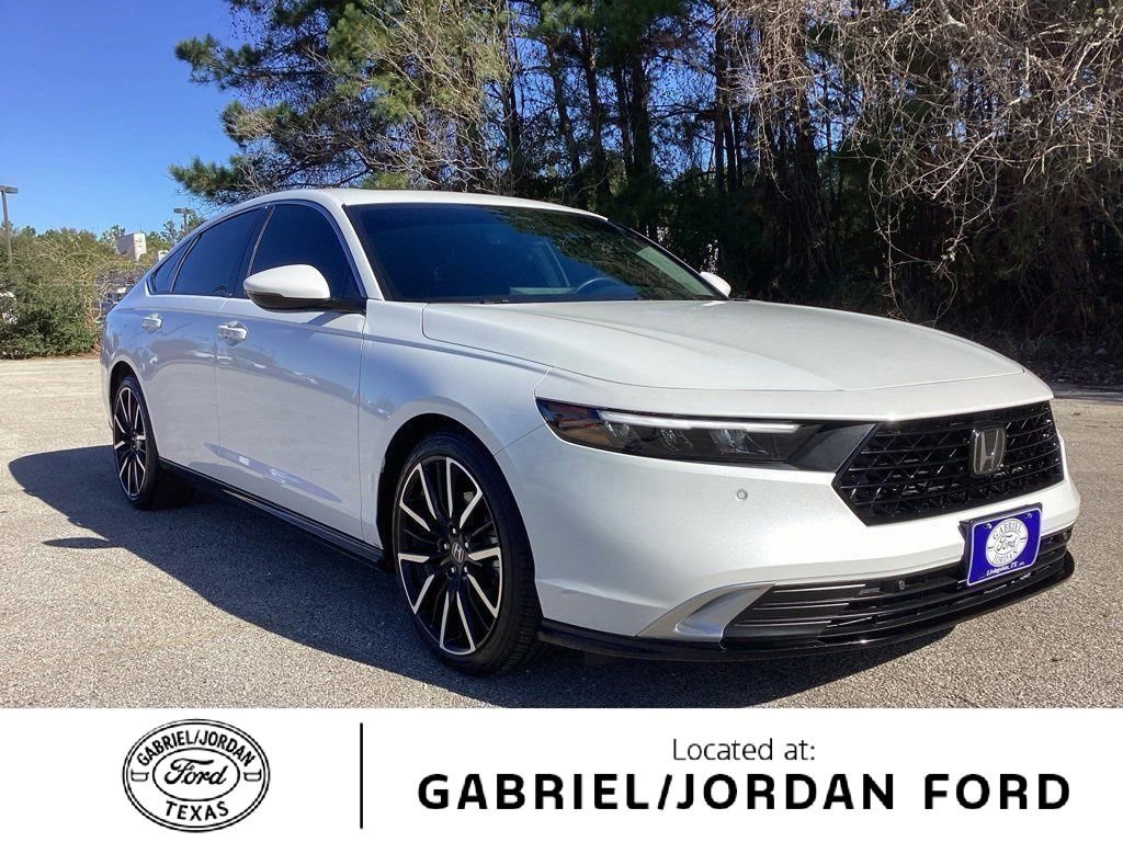 Used 2025 Honda Accord Touring image 1