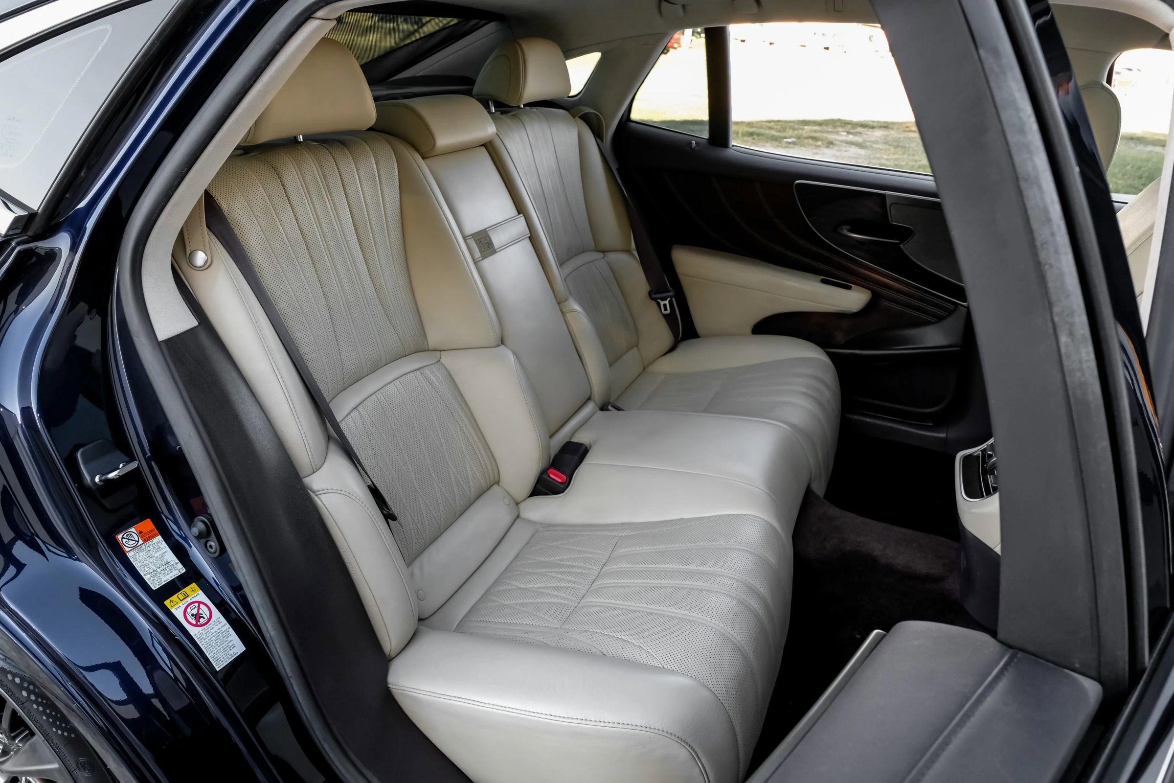 Used 2019 Lexus LS 500 w/ Interior Upgrade Package image 35