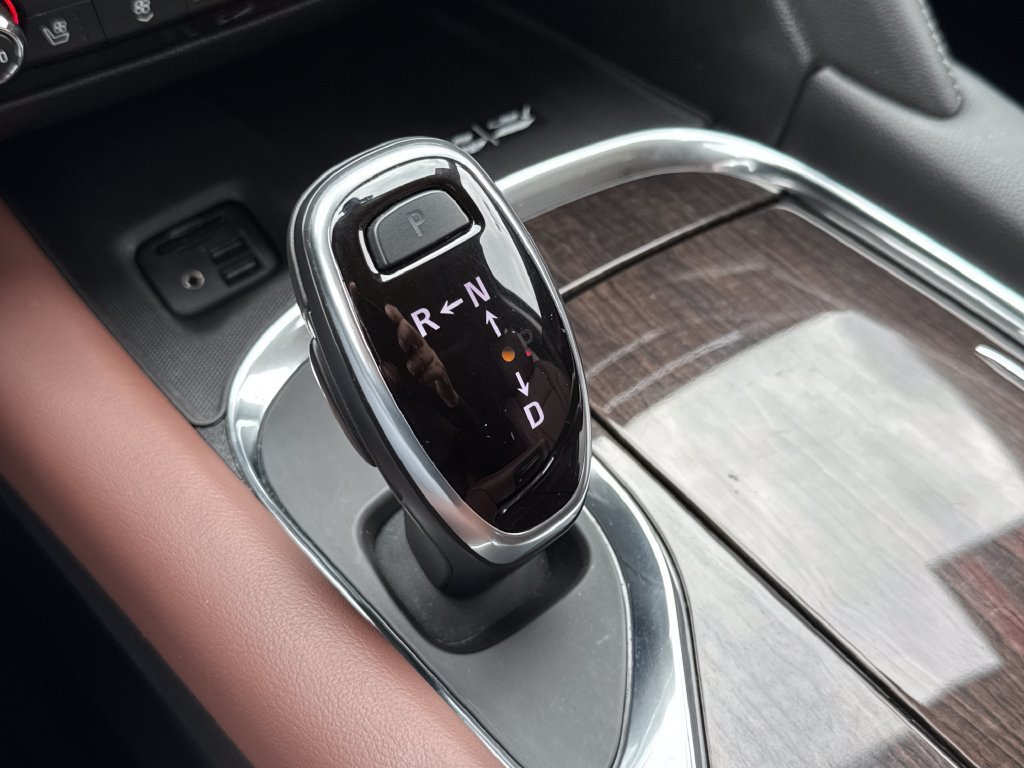 Certified 2021 Buick Enclave Avenir w/ Avenir Technology Package AWD/4WD image 32