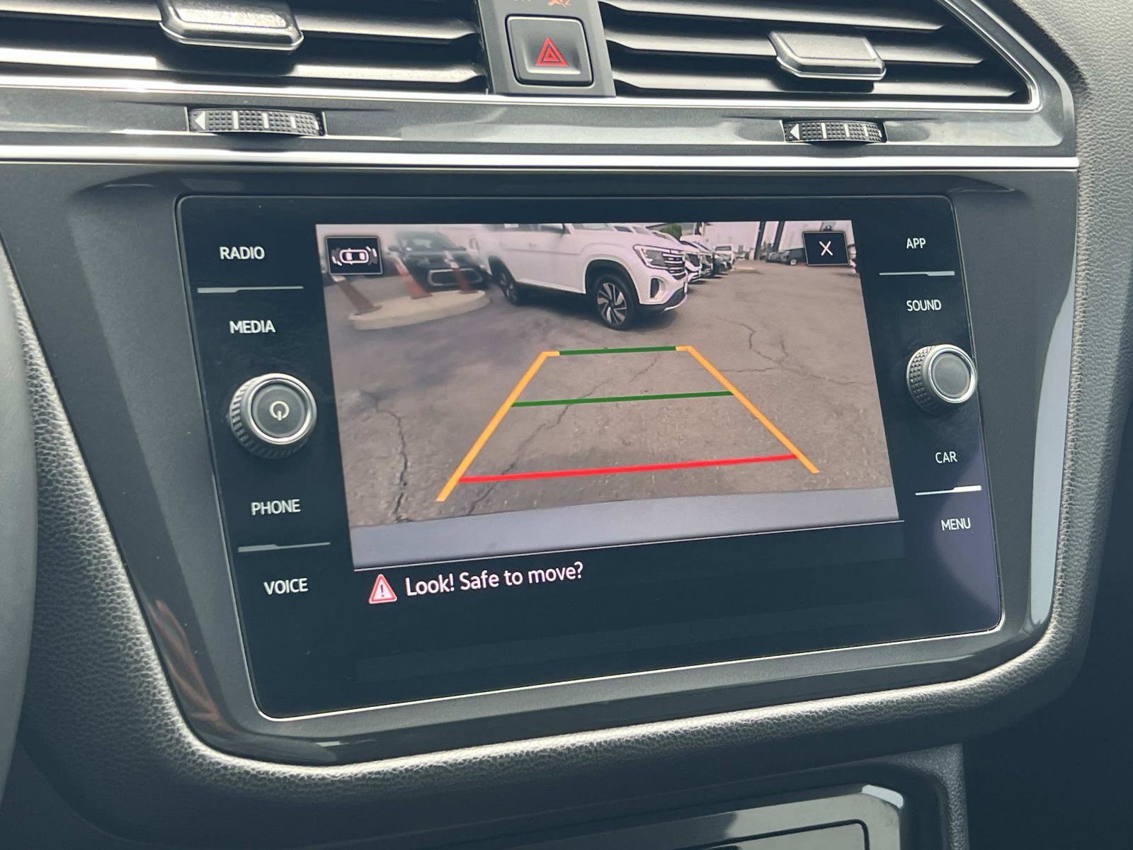 Certified 2022 Volkswagen Tiguan SE image 14