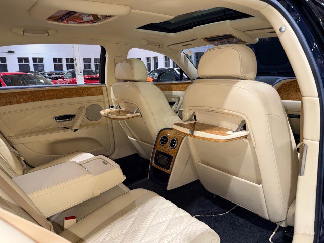 Used 2015 Bentley Flying Spur W12 image 66