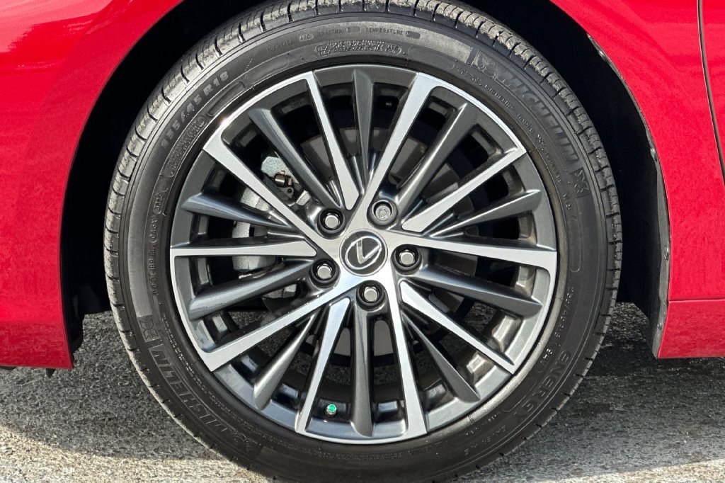 Used 2024 Lexus ES 350 w/ Premium Package FWD image 24