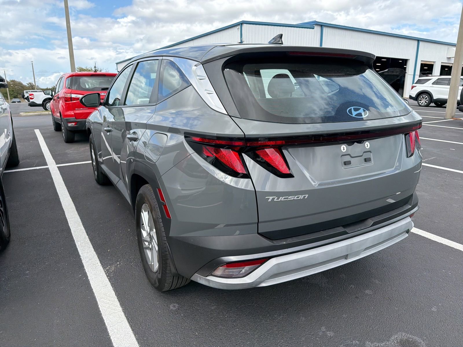 Used 2025 Hyundai Tucson SE image 11