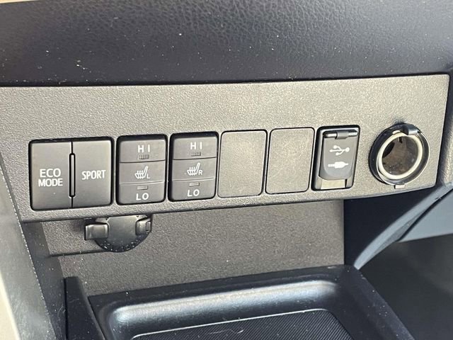 Used 2015 Toyota RAV4 Limited image 32