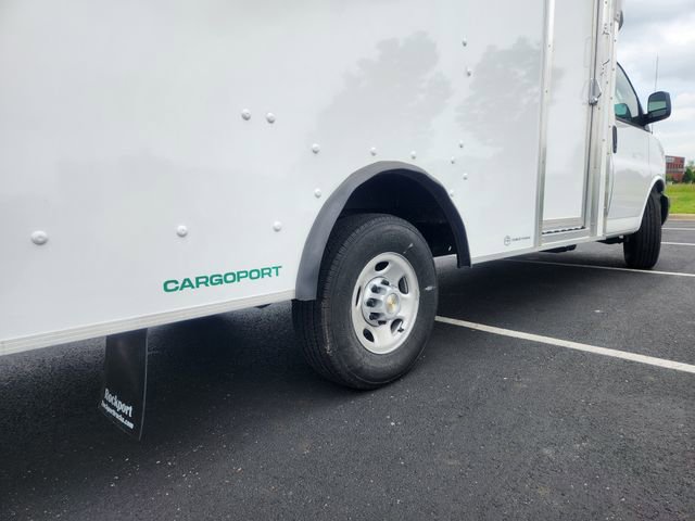 New 2024 Chevrolet Express 3500 w/ Power Convenience Package image 32
