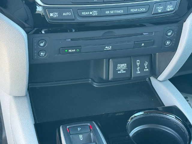 Used 2017 Honda Pilot Elite image 24