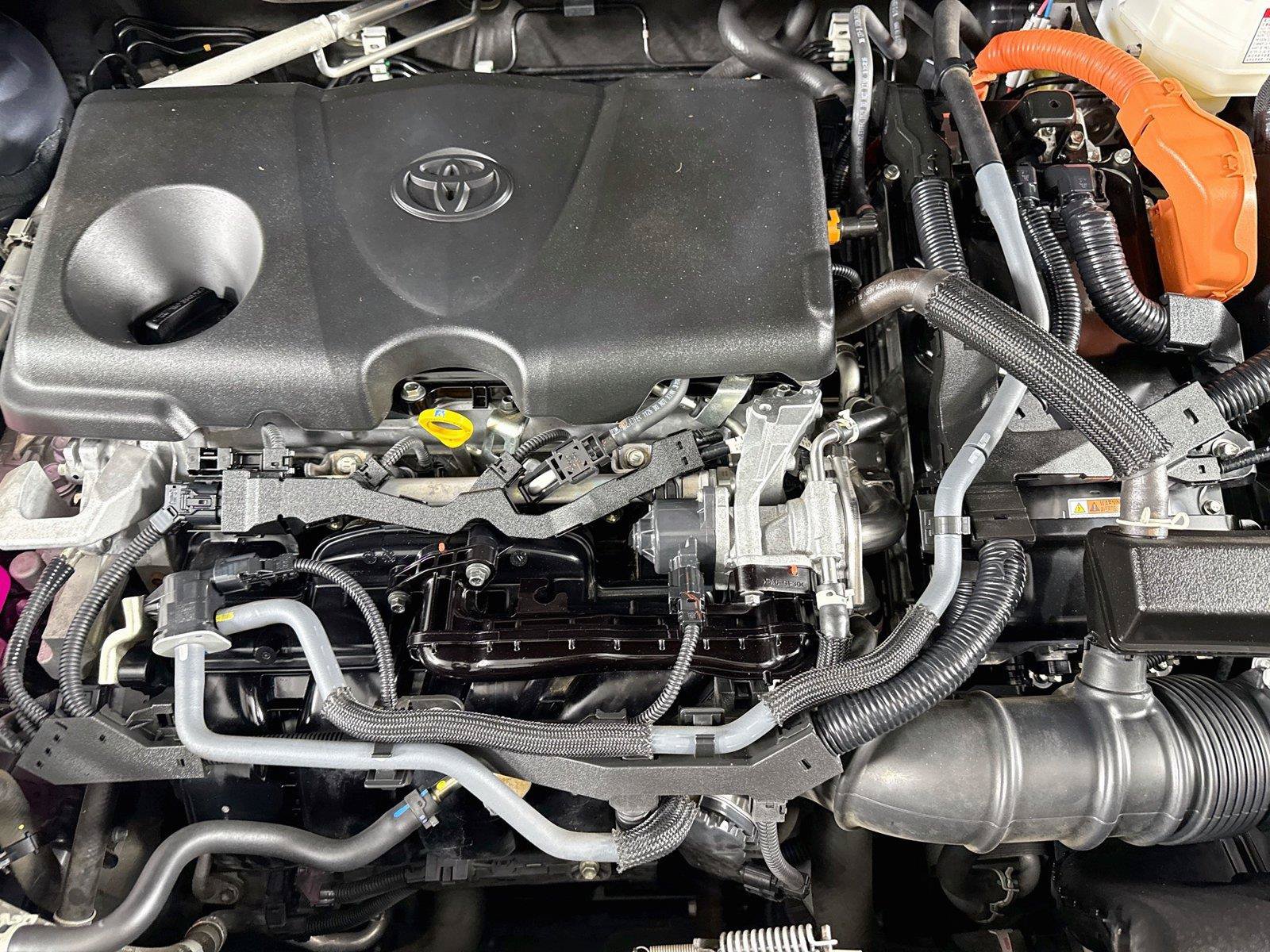 Used 2022 Toyota Venza LE AWD/4WD image 42