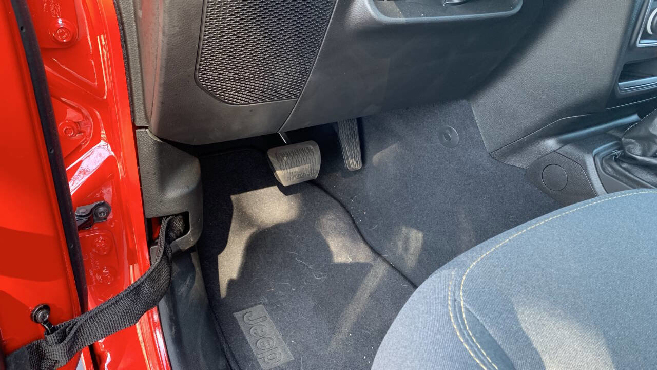 Used 2024 Jeep Wrangler Sport image 54