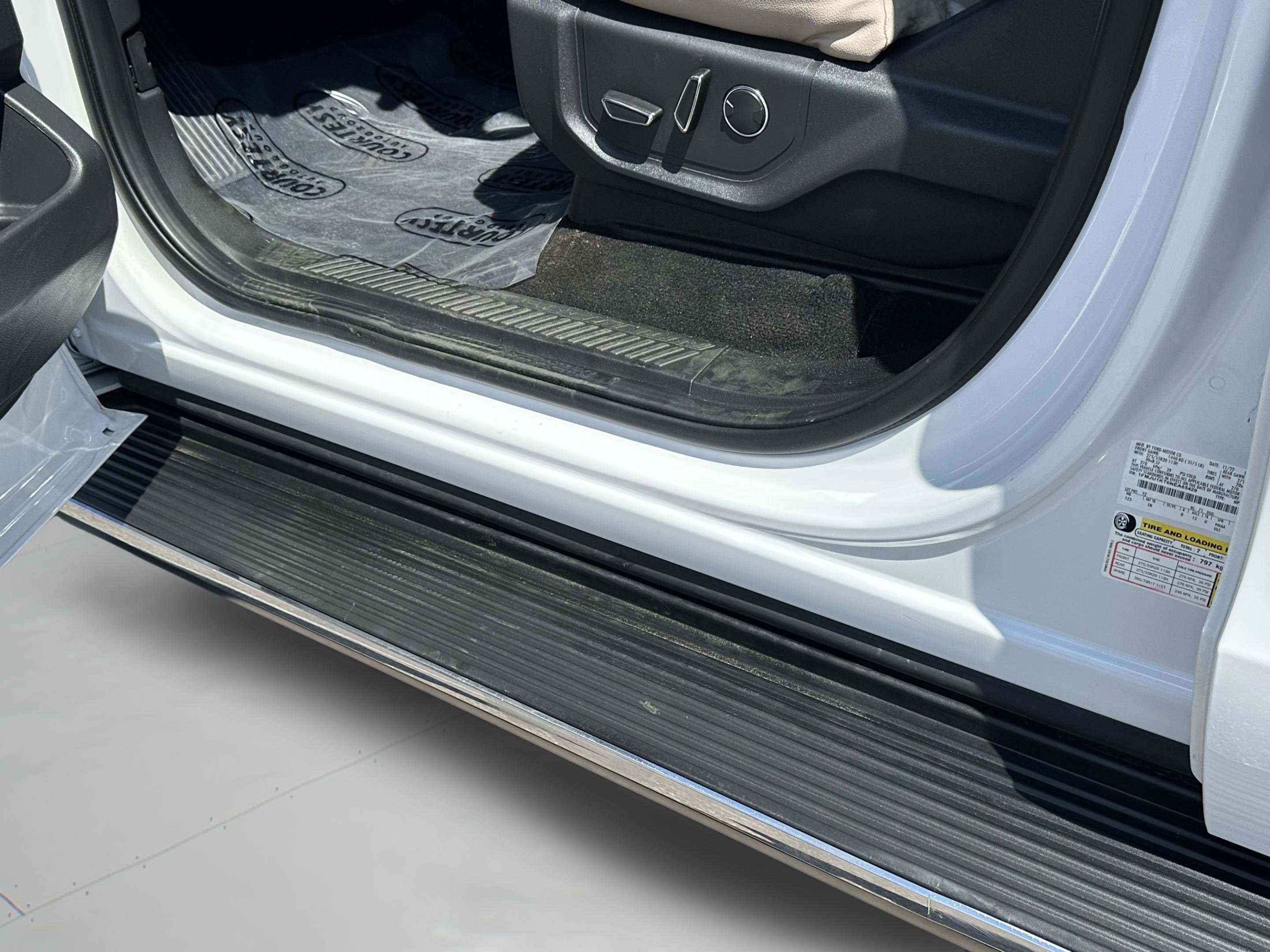 Used 2022 Ford Expedition Limited RWD image 40