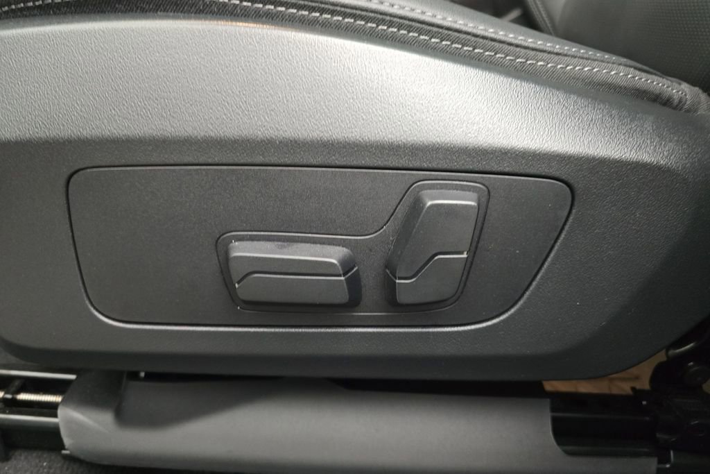 Certified 2023 BMW X1 xDrive28i w/ Convenience Package image 13