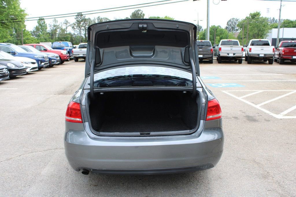 Used 2015 Volkswagen Passat 1.8T Limited Edition FWD image 9