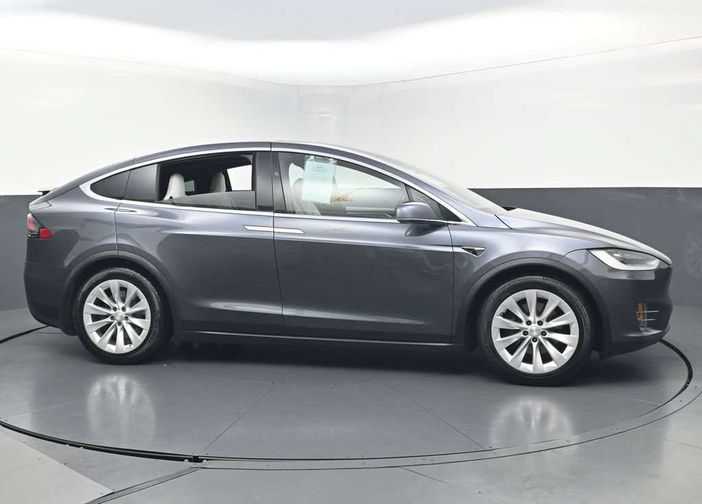 Used 2017 Tesla Model X 75D AWD/4WD image 6