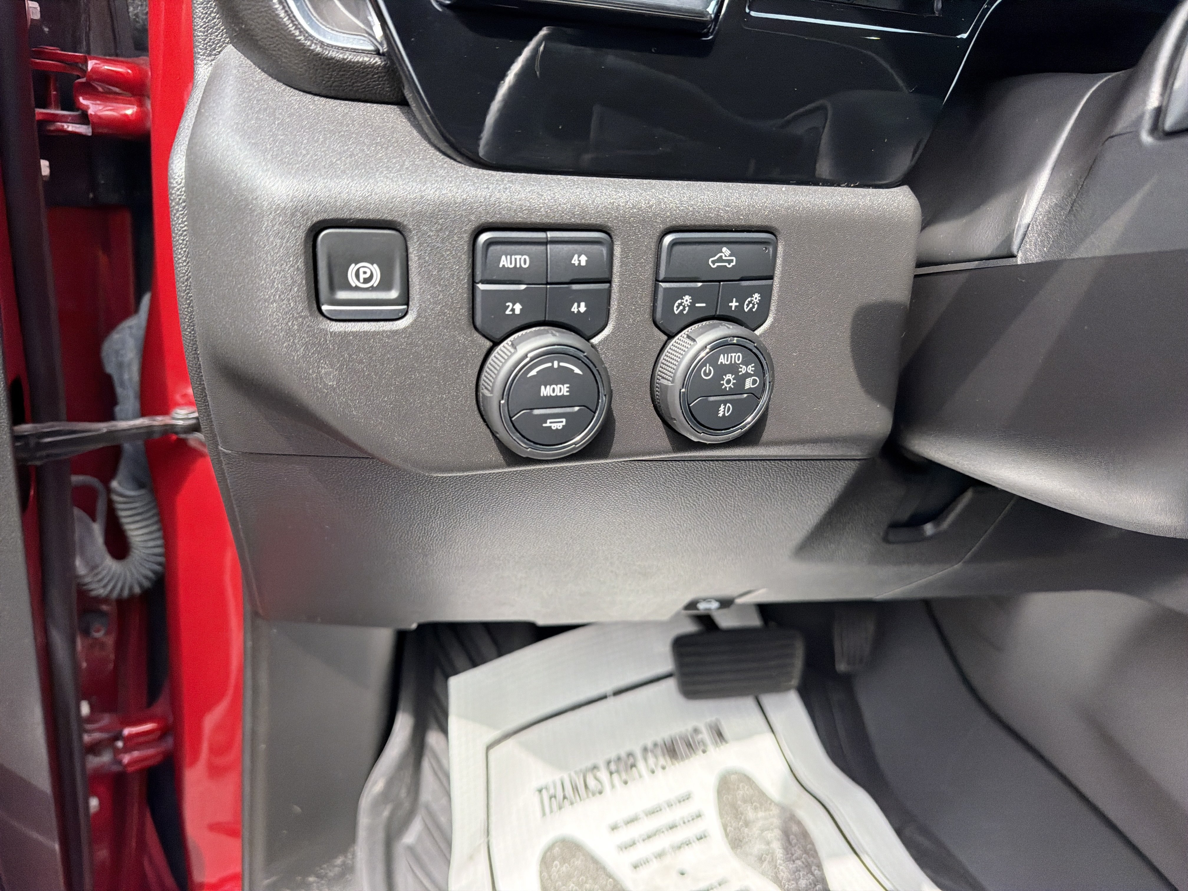 Used 2024 Chevrolet Silverado 1500 LT Trail Boss w/ Convenience Package II AWD/4WD image 17