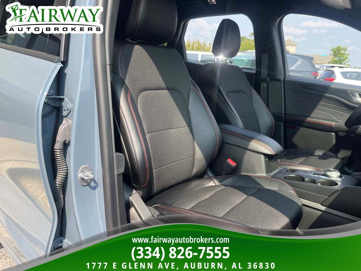 Used 2024 Ford Escape ST-Line w/ Tech Pack #1 image 12