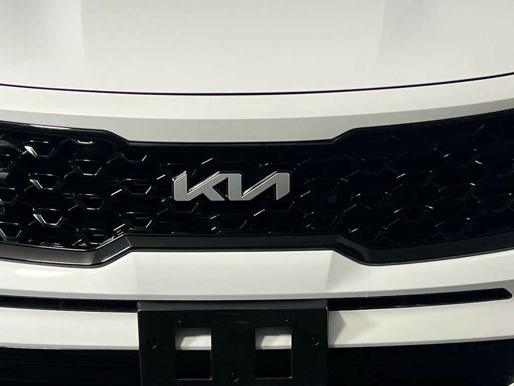 Used 2023 Kia Sorento EX w/ Panoramic Sunroof Package image 13