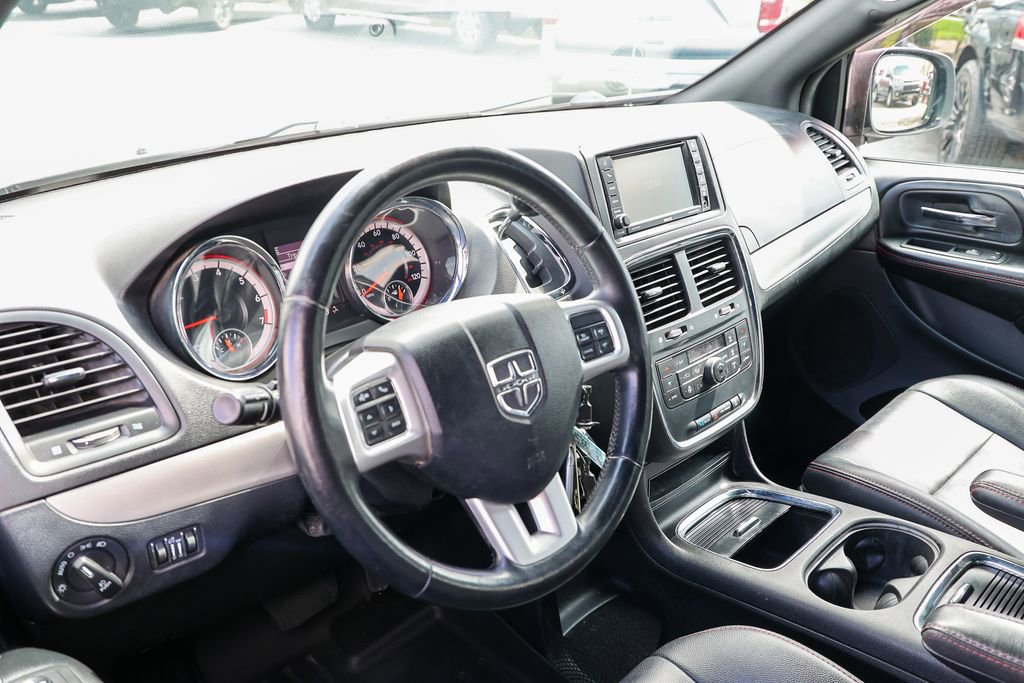 Used 2019 Dodge Grand Caravan GT image 28