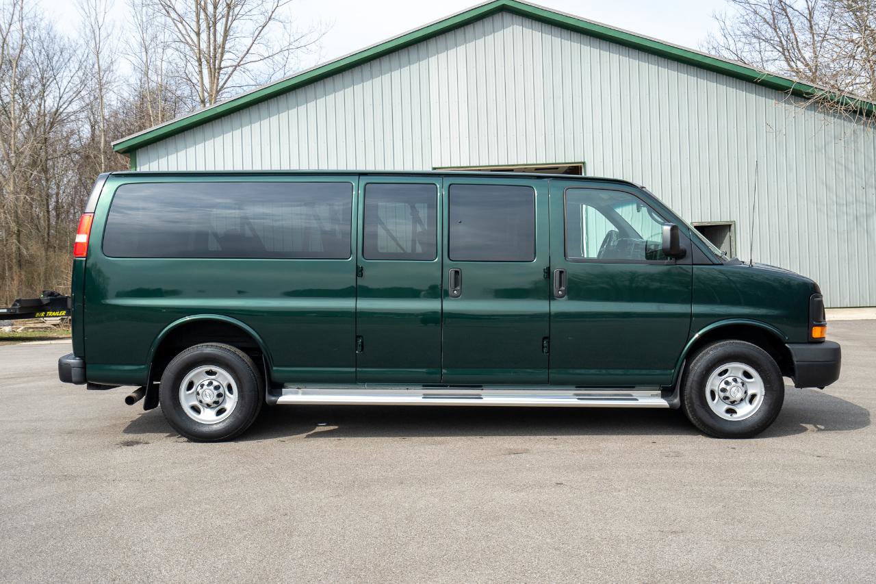 Used 2014 Chevrolet Express 3500 LS image 2