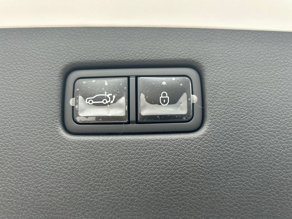 New 2026 Genesis GV60 RWD image 19
