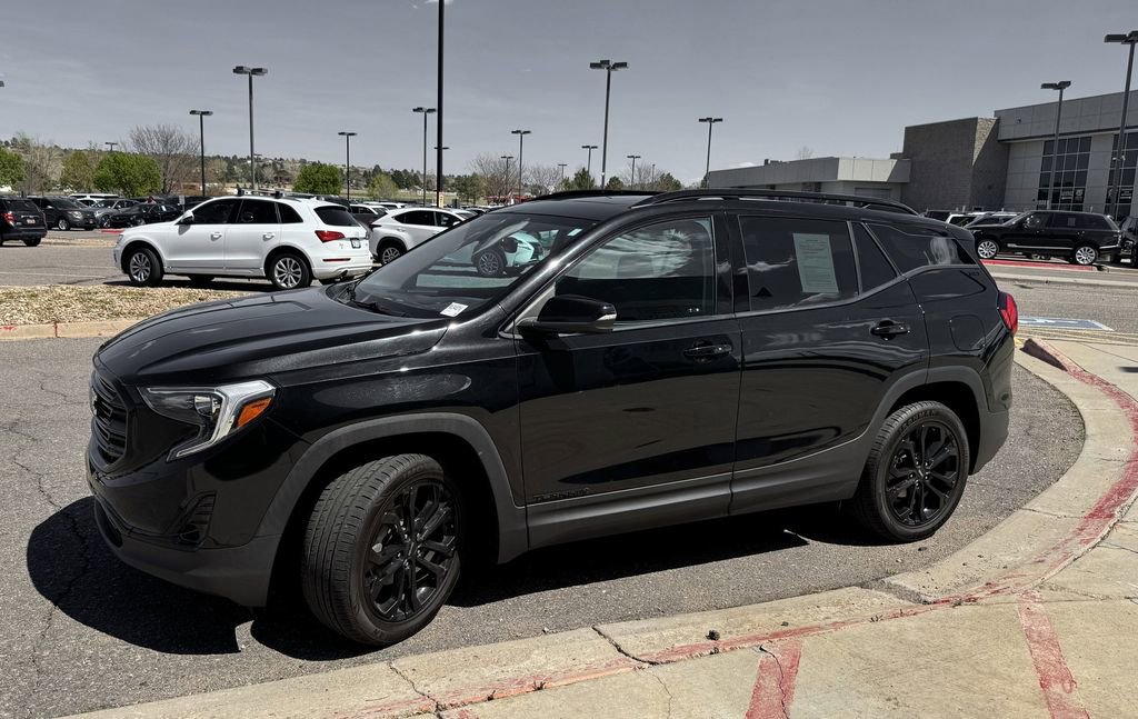 Used 2021 GMC Terrain SLT w/ Infotainment Package II AWD/4WD image 4