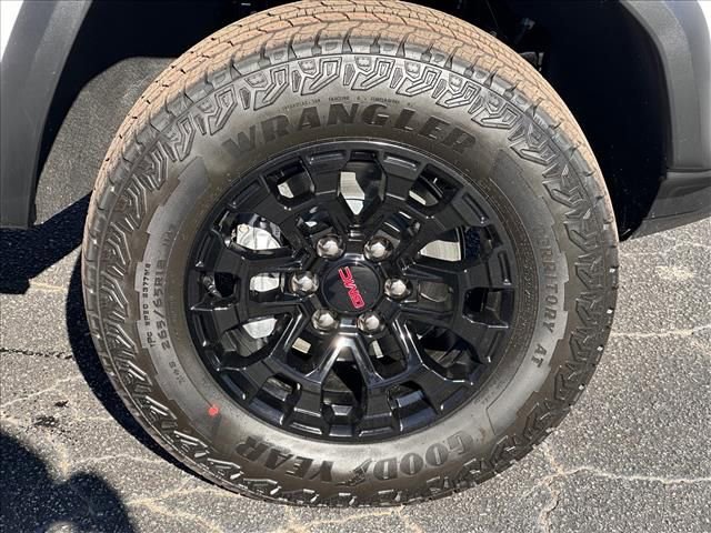 New 2026 GMC Canyon Elevation w/ Convenience Package image 13