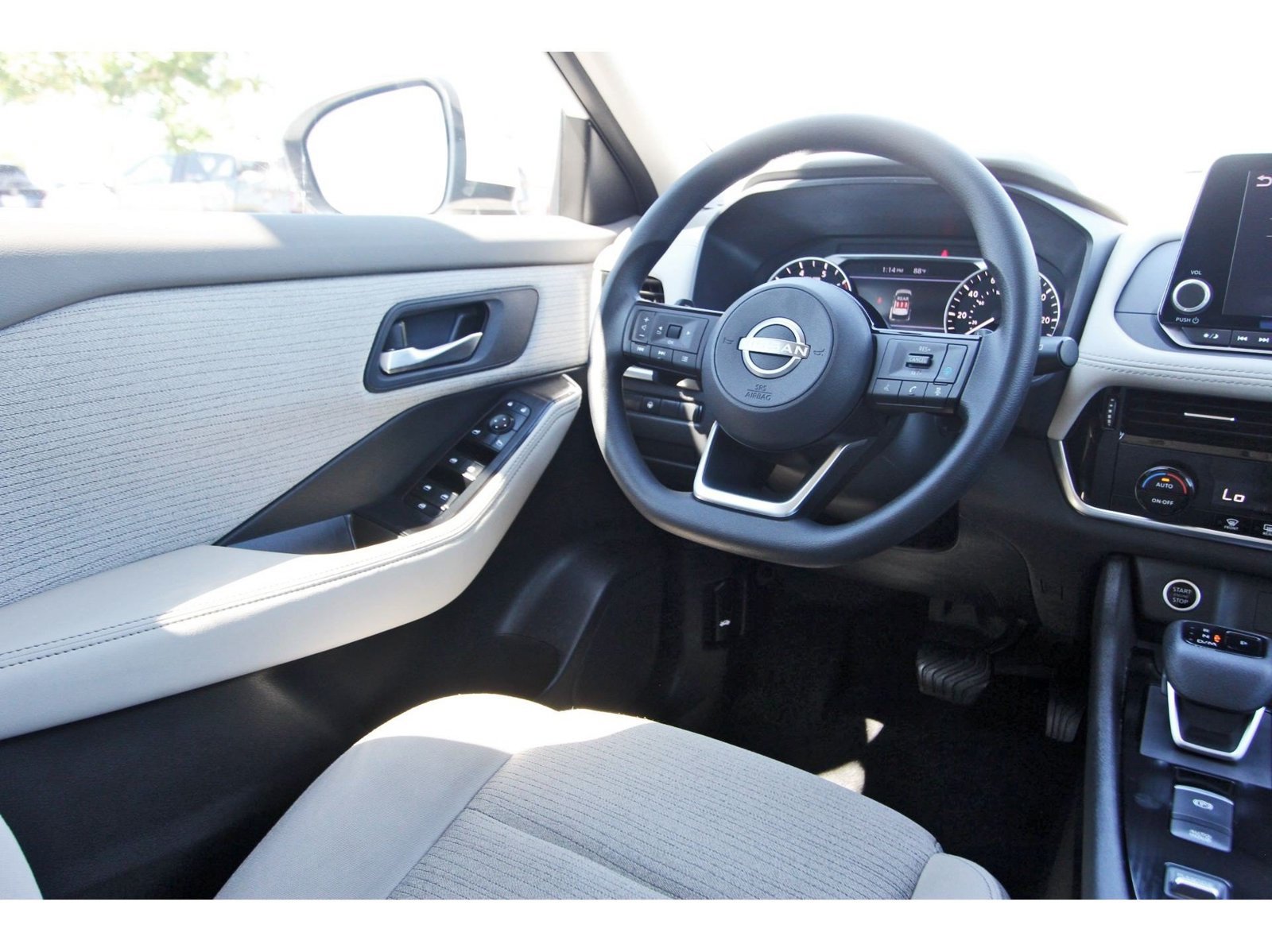 Certified 2023 Nissan Rogue SV FWD image 12