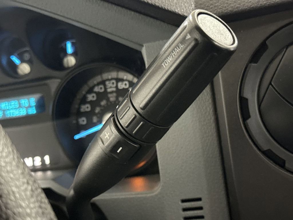 Used 2015 Ford F250 XL w/ FX4 Off-Road Package image 17