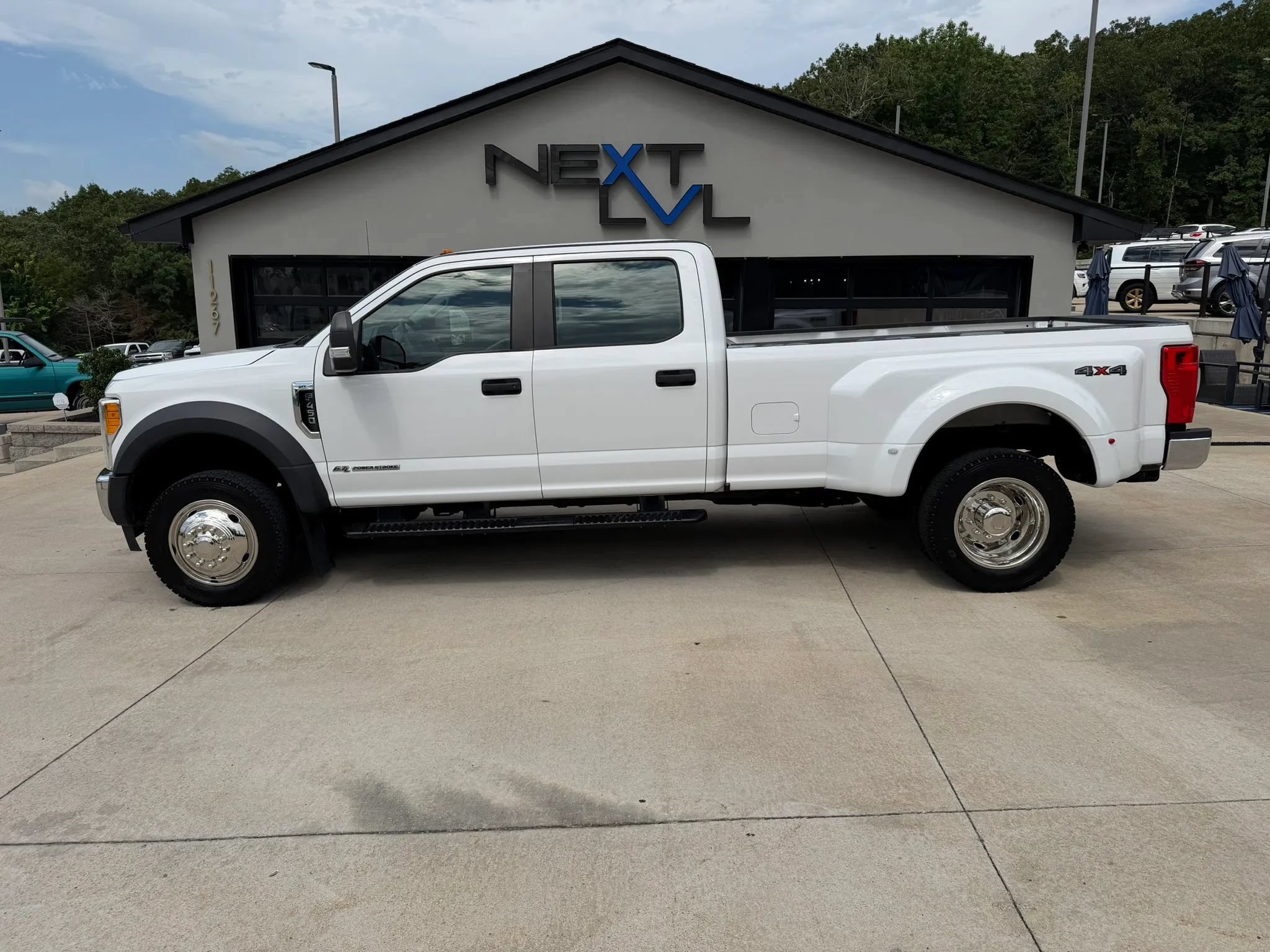 Used 2017 Ford F450 XL w/ Power Equipment Group AWD/4WD image 6