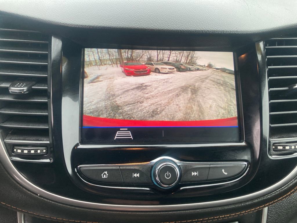 Used 2020 Chevrolet Trax LT w/ LT Convenience Package image 23